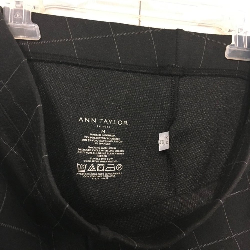 NWOT Ann Taylor LOFT Ponte Leggings Block Plaid - Picture 4 of 7